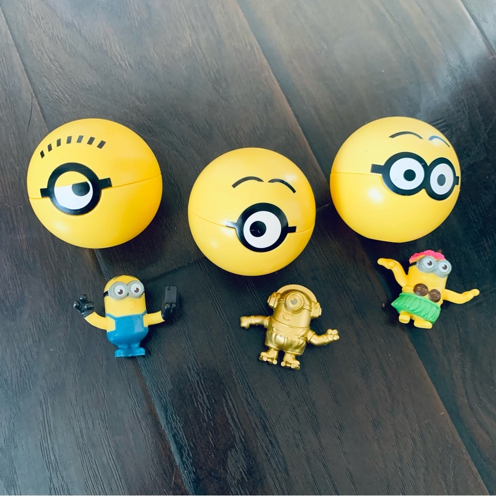 The Minions (Despicable Me) Movie Collectable Surprise Mini Figures Toys Bundle